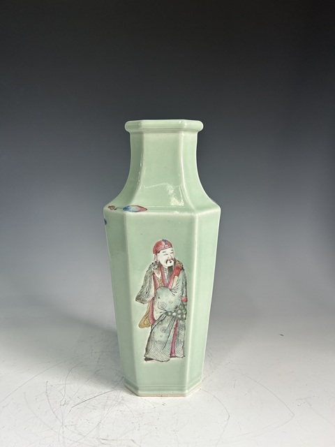 古玩陶瓷晚清·青釉粉彩人物八方瓶拍賣，當前價格22500元