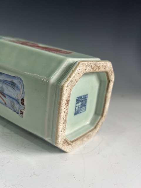 古玩陶瓷晚清·青釉粉彩人物八方瓶拍賣，當前價格22500元