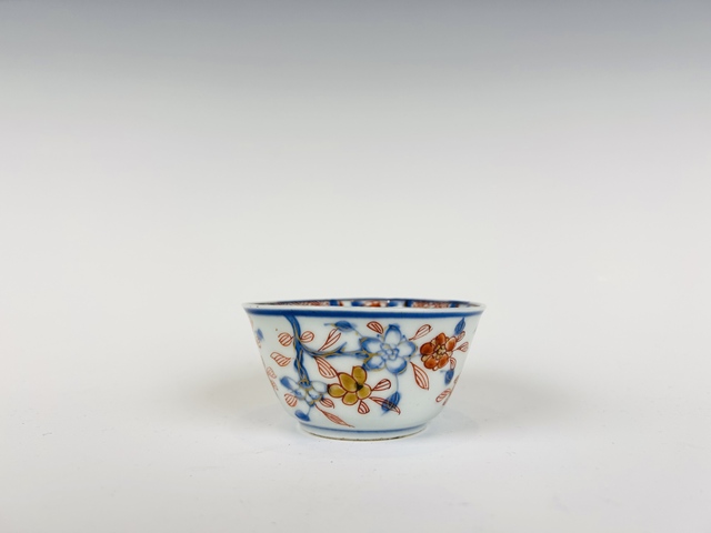 古玩陶瓷清康熙·青花礬紅描花卉紋馬蹄杯真品鑒賞圖