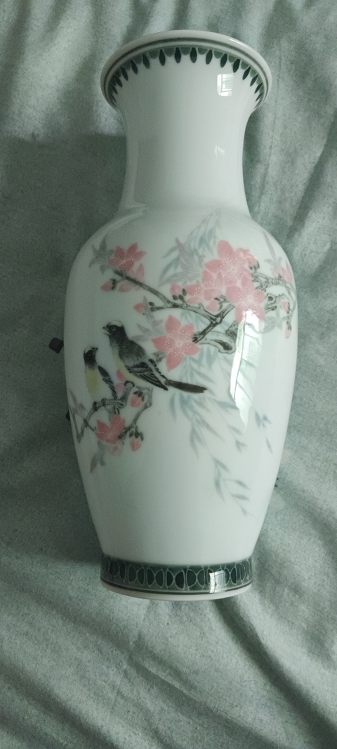 古玩陶瓷粉彩花鳥紋瓶真品鑒賞圖