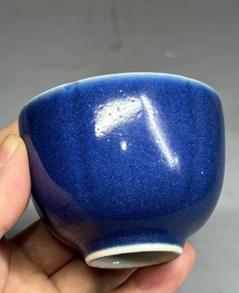 古玩陶瓷日本明治霽藍釉杯真品鑒賞圖