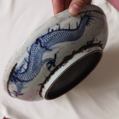 古玩陶瓷青花過墻龍紋臥盤真品鑒賞圖