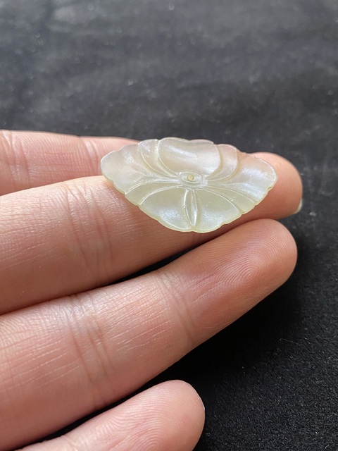 古玩玉器清代和田玉雕“帽花”拍賣,當前價格800元