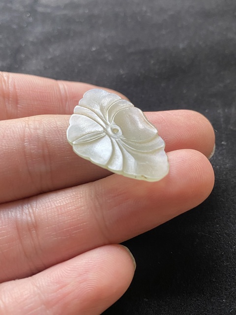 古玩玉器清代和田玉雕“帽花”拍賣,當前價格800元
