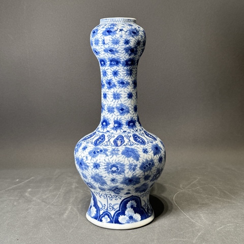 古玩陶瓷青花花卉紋蒜頭瓶拍賣,當前價格9888元