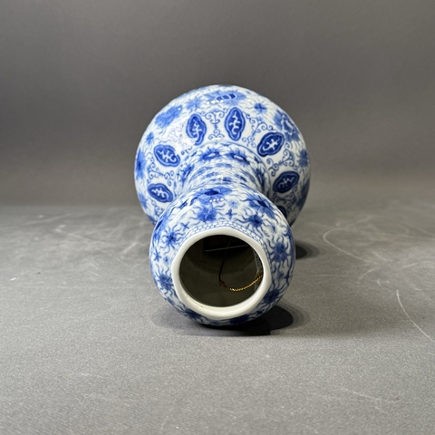 古玩陶瓷青花花卉紋蒜頭瓶拍賣,當前價格9888元