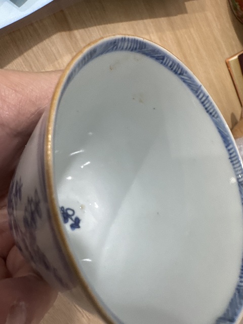 古玩陶瓷花卉紋青花杯真品鑒賞圖