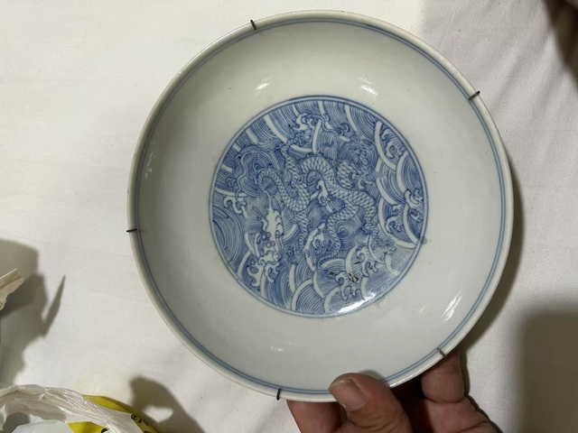 古玩陶瓷青花盤真品鑒賞圖