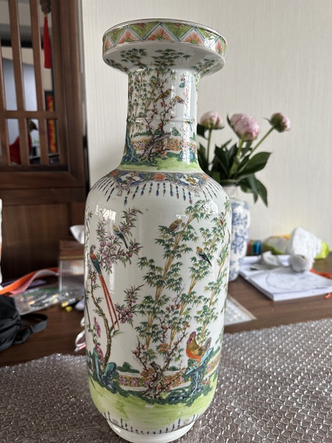 古玩陶瓷花鳥紋瓶真品鑒賞圖