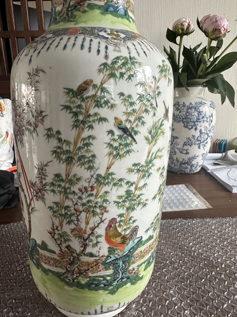 古玩陶瓷花鳥紋瓶真品鑒賞圖