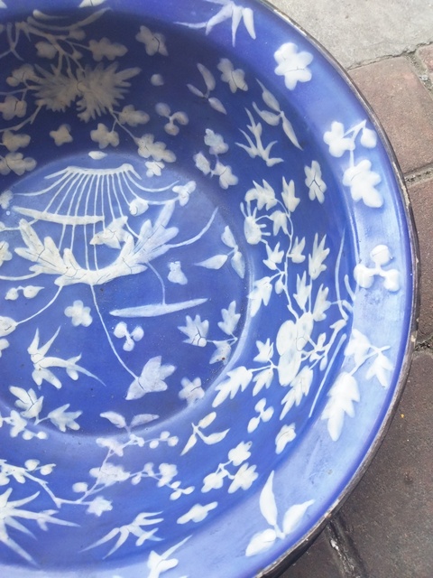 古玩陶瓷祭蘭釉堆白花卉紋洗手盆真品鑒賞圖