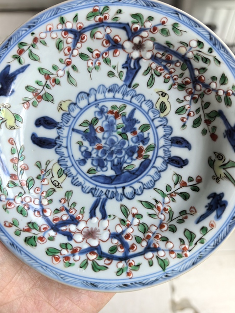 古玩陶瓷清康熙 青花五彩花卉紋盤真品鑒賞圖