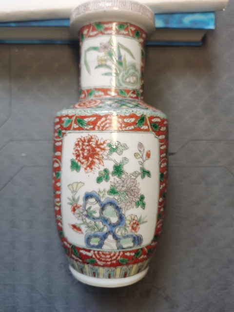 古玩陶瓷五彩洞石花卉紋棒槌瓶真品鑒賞圖
