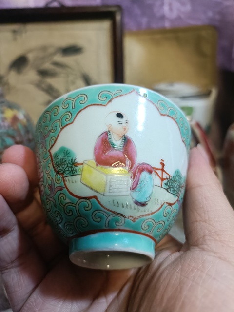 古玩陶瓷松石綠開光粉彩童子圖仰鐘杯真品鑒賞圖
