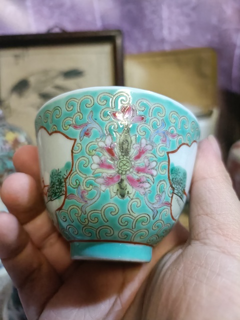 古玩陶瓷松石綠開光粉彩童子圖仰鐘杯真品鑒賞圖