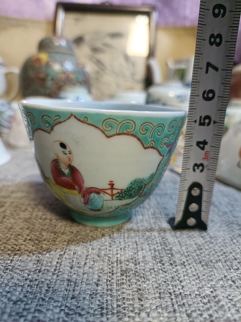 古玩陶瓷松石綠開光粉彩童子圖仰鐘杯真品鑒賞圖