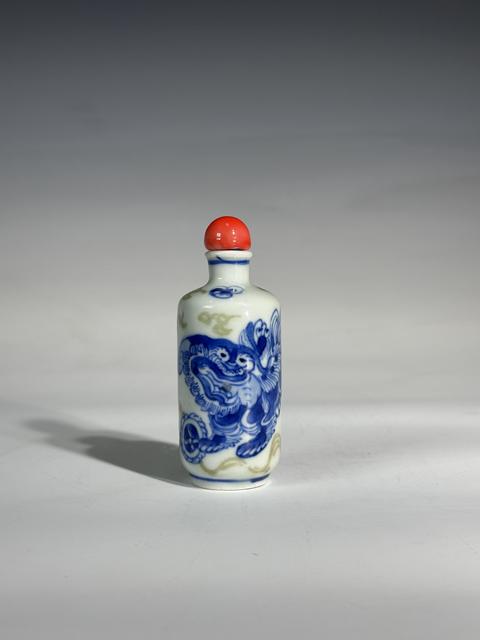 古玩陶瓷鼻煙壺真品鑒賞圖