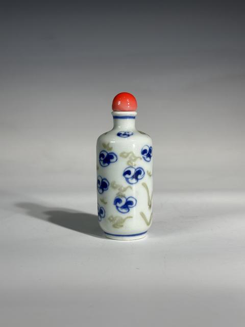 古玩陶瓷鼻煙壺真品鑒賞圖