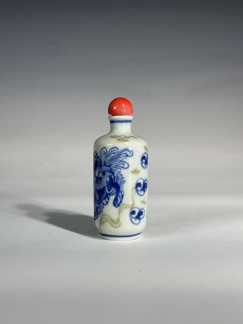古玩陶瓷鼻煙壺真品鑒賞圖