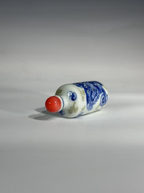 古玩陶瓷鼻煙壺真品鑒賞圖
