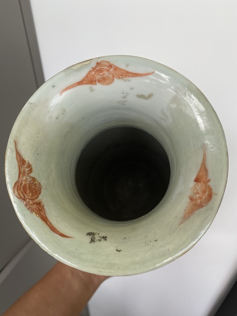 古玩陶瓷廣彩人物瓶真品鑒賞圖