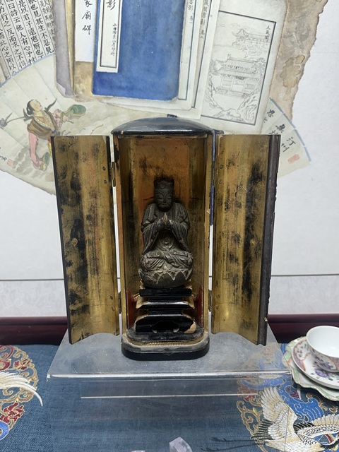 古玩陶瓷民國漆金木雕佛龕拍賣，當(dāng)前價(jià)格2260元