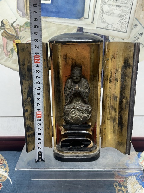 古玩陶瓷民國漆金木雕佛龕拍賣，當(dāng)前價(jià)格2260元