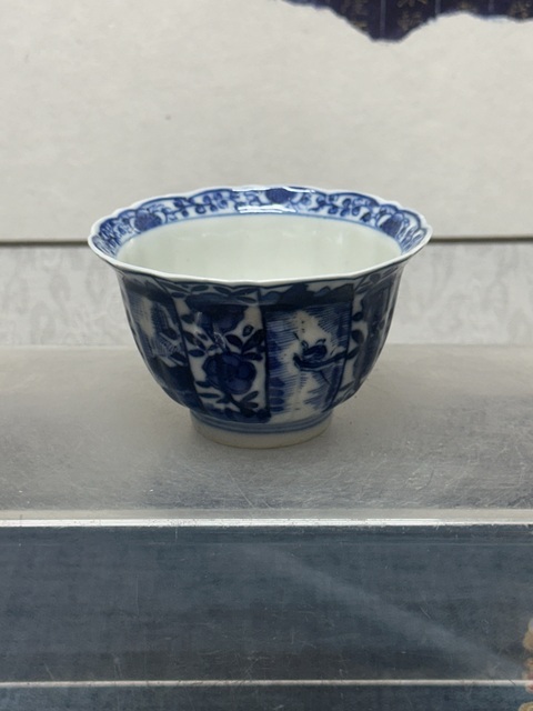 清中晚期精品青花大尺寸花口茶杯拍賣，當(dāng)前價(jià)格1360元
