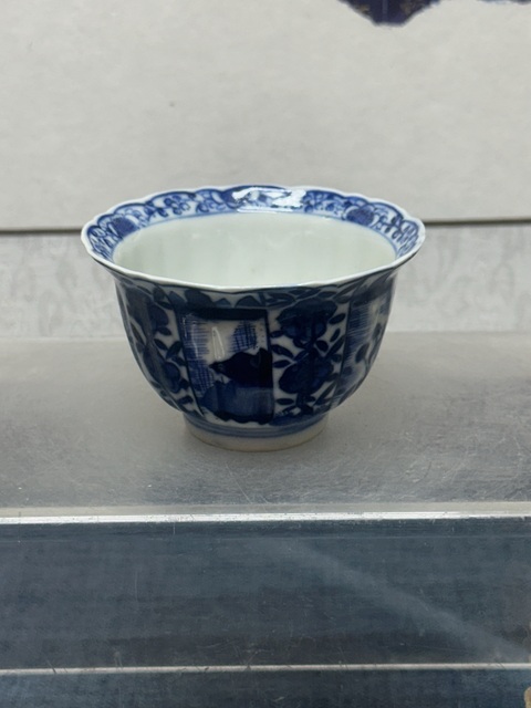 古玩陶瓷清中晚期精品青花大尺寸花口茶杯拍賣,當前價格1260元