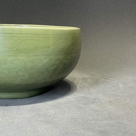 古玩陶瓷龍泉青瓷刻花碗真品鑒賞圖