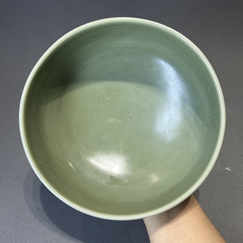 古玩陶瓷龍泉青瓷刻花碗真品鑒賞圖