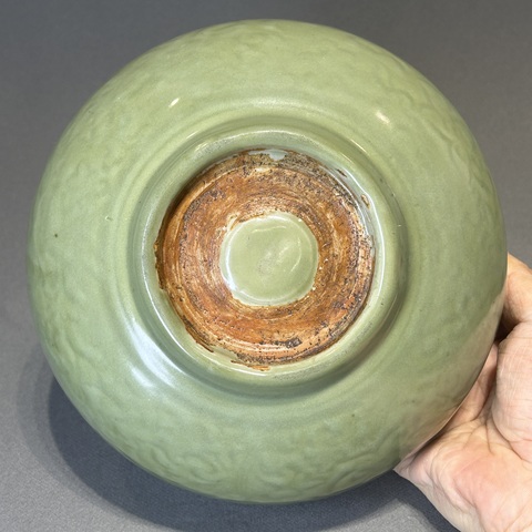 古玩陶瓷龍泉青瓷刻花碗真品鑒賞圖