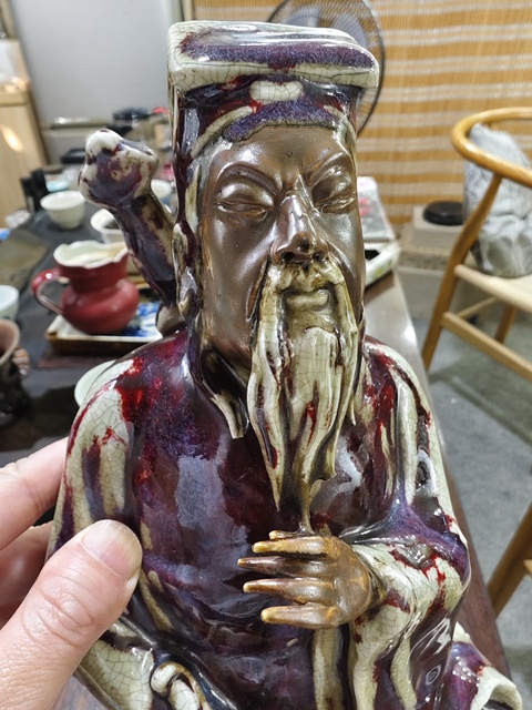 古玩陶瓷窯變紅釉呂洞賓塑像真品鑒賞圖