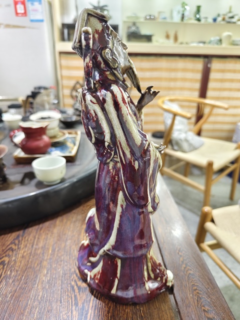 古玩陶瓷窯變紅釉呂洞賓塑像真品鑒賞圖