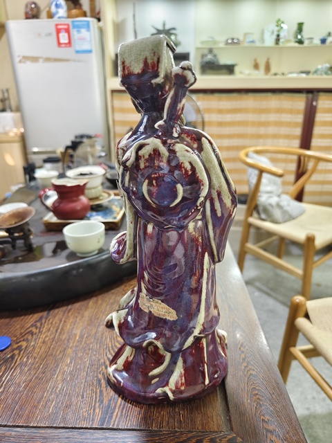 古玩陶瓷窯變紅釉呂洞賓塑像真品鑒賞圖