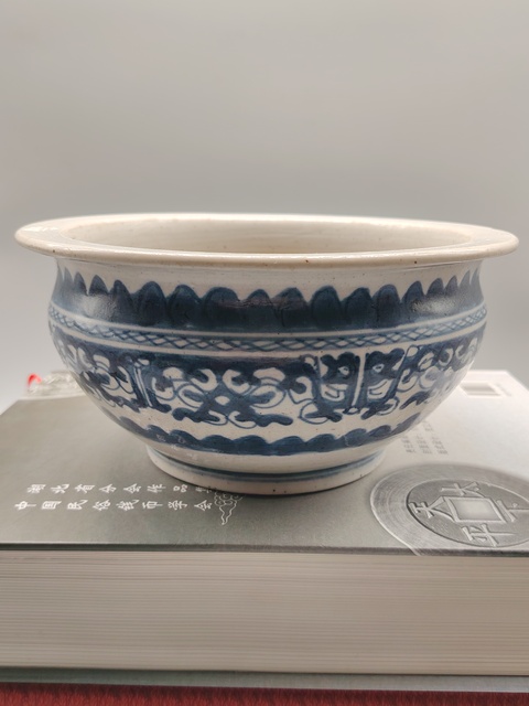 古玩陶瓷全美品青花夔龍紋香爐拍賣,當前價格2999元