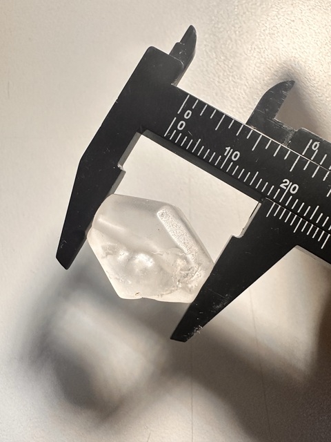 古玩玉器老水晶多棱珠拍賣,當前價格30元