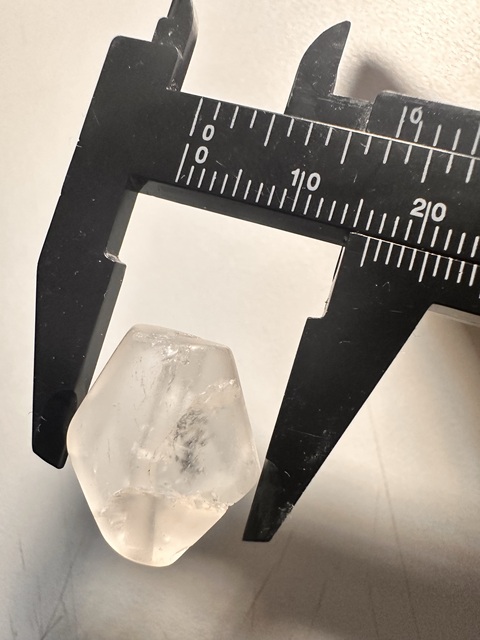古玩玉器老水晶多棱珠拍賣,當前價格30元