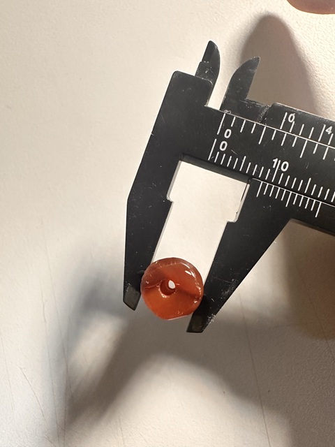古玩玉器清代子彈頭瑪瑙珠拍賣,當前價格30元