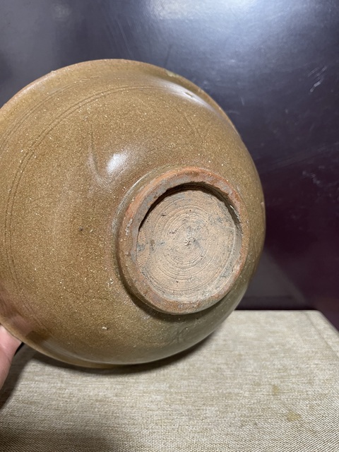 古玩陶瓷宋龍泉青瓷黃釉刻花大碗拍賣,當(dāng)前價(jià)格2800元