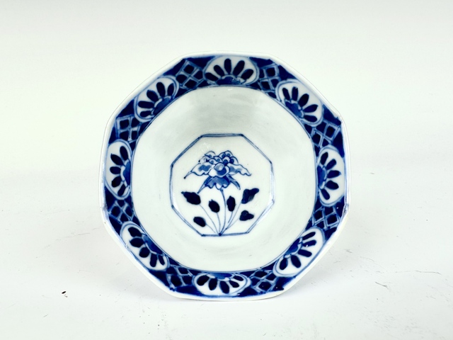 古玩陶瓷清光緒·青花花卉紋八方杯真品鑒賞圖