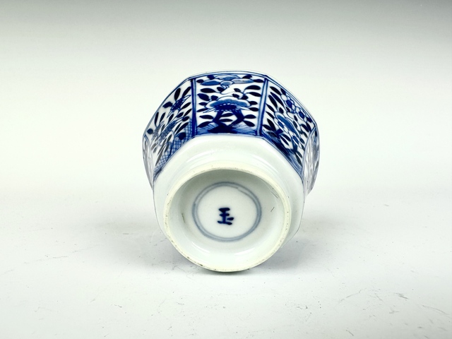 古玩陶瓷清光緒·青花花卉紋八方杯真品鑒賞圖