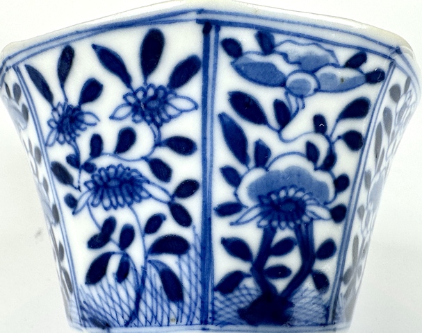 古玩陶瓷清光緒·青花花卉紋八方杯真品鑒賞圖