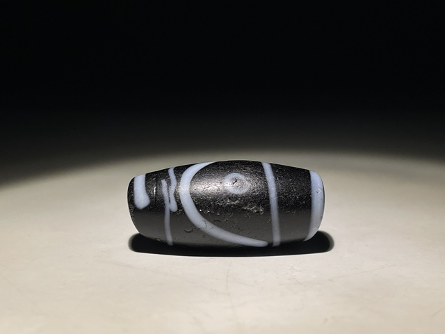 古玩玉器清末民初.琉璃折線兩眼天珠拍賣,當(dāng)前價格750元