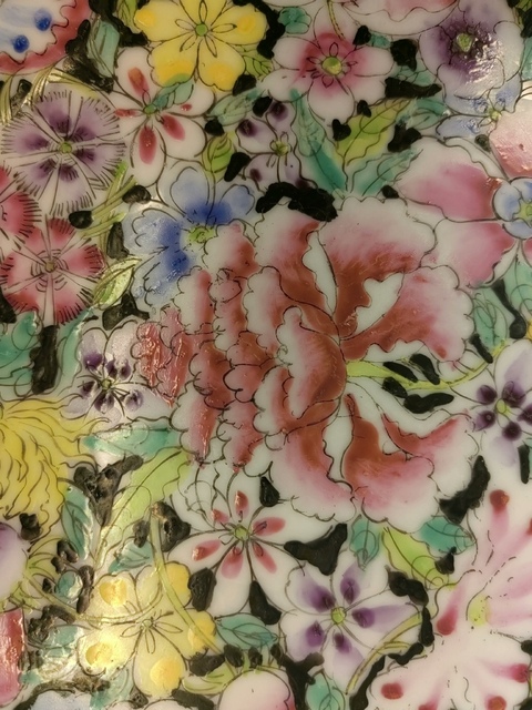 古玩陶瓷百花不落地粉彩盤真品鑒賞圖