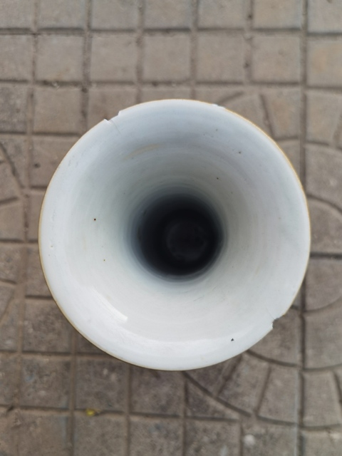 古玩陶瓷清代乾隆花鳥紋粉彩束腰花觚拍賣，當前價格5500元