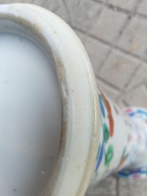 古玩陶瓷清代乾隆花鳥紋粉彩束腰花觚拍賣，當前價格5500元