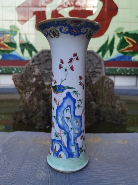 古玩陶瓷清代乾隆花鳥紋粉彩束腰花觚拍賣，當前價格5500元