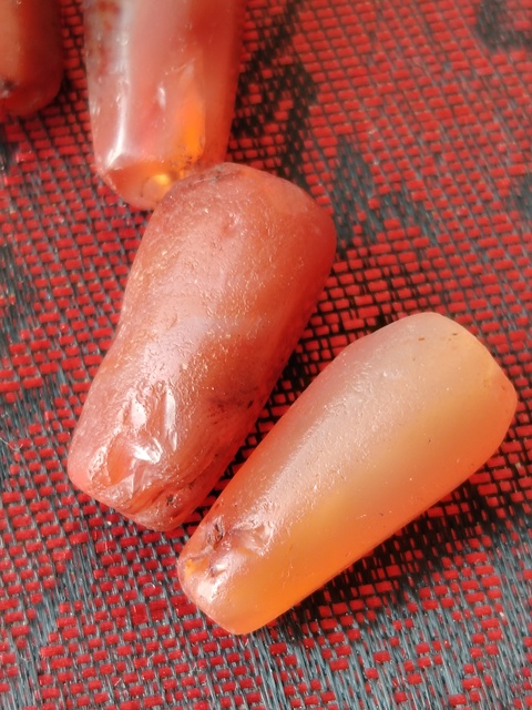 古玩玉器天然紅瑪瑙多棱珠4顆拍賣,當(dāng)前價格118元