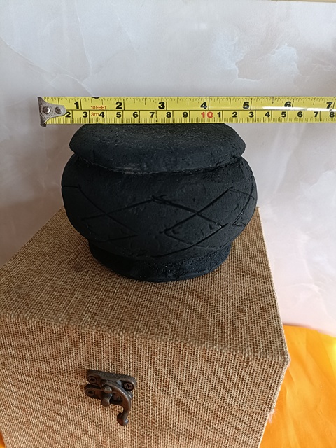 古玩陶瓷明早期刻花黑陶鼓拍賣，當(dāng)前價(jià)格299元